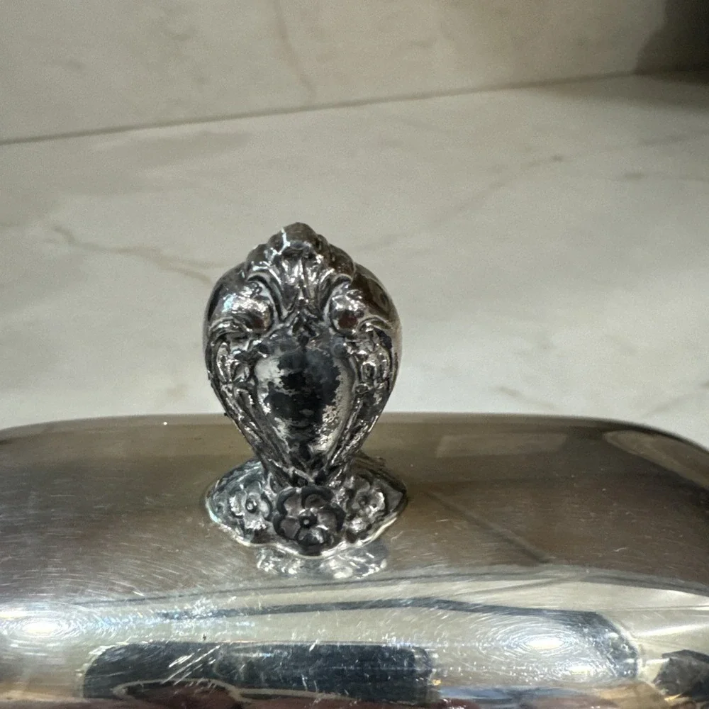 WM Rogers & Sons Silverplated Teardrop Glass Base Butter Dish 387 Vintage (2 Pc)